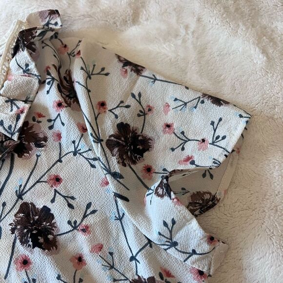 Floral top sizeL - Picture 4 of 13
